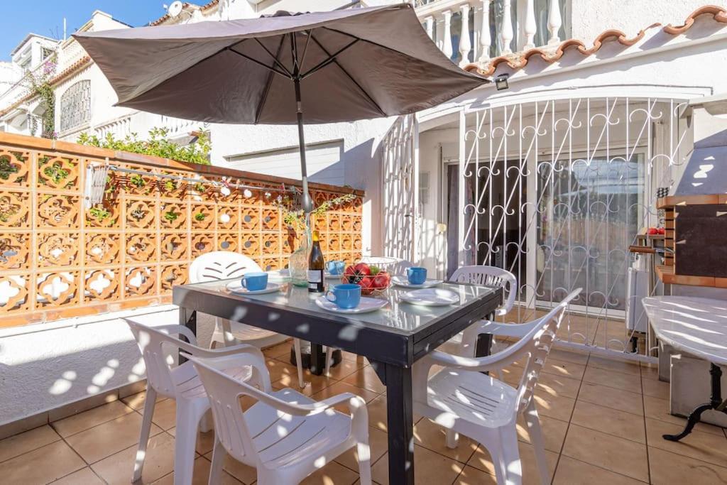 Vila A16-Casa Con Barbacoa En La Playa Empuriabrava Exteriér fotografie
