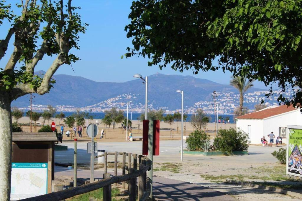 Vila A16-Casa Con Barbacoa En La Playa Empuriabrava Exteriér fotografie